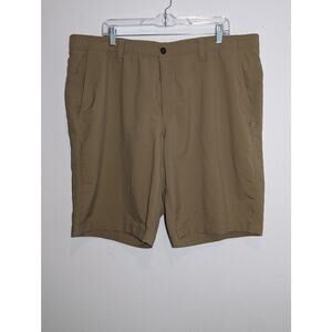 Under Armour Men's Size 42 Loose11 inch inseam UA Match play Golf Shorts Tan